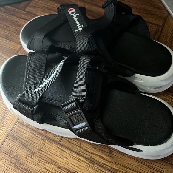 Men’s Champion Slip-Ons - Picture 2 of 3